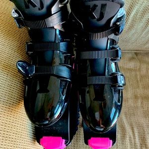 Black and  pink Kangoo Jump shoes Medium Woman's	6-8.5